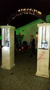 Halloween Friedhof Säulen zu Mieten bei Carpe Diem Events aus Kreis Heinsberg