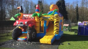Hüpfburg Multiplay Safari ist zu Mieten bei Carpe Diem Events aus Kreis Heinsberg