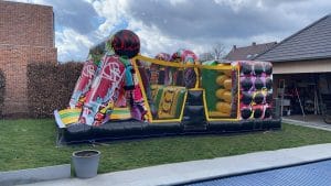 Hindernisbahn Graffiti 7 meter zu mieten bei Carpe Diem Events aus Kreis Heinsberg.