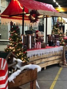 Weihnachtsstand für heiße Schokolade mieten bei Carpe Diem Events, NRW.
