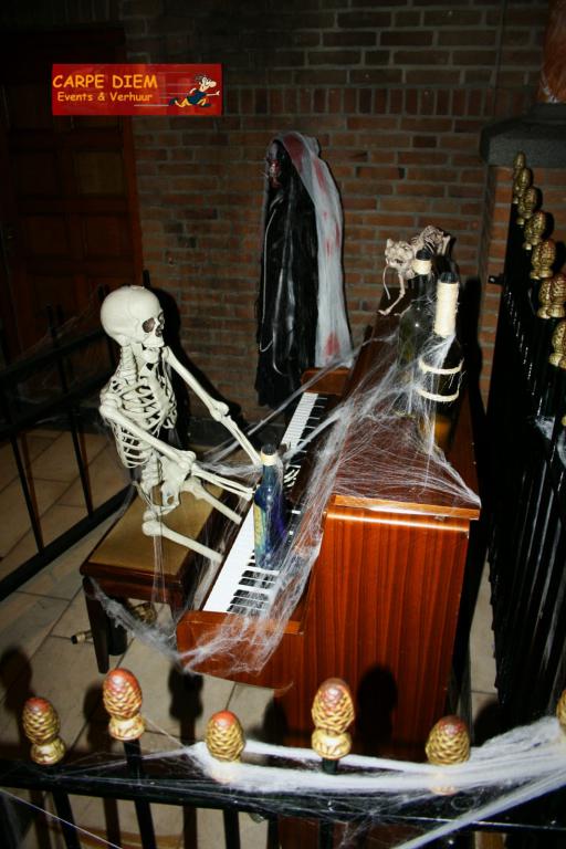 Skelett Deko für Halloween Deko oder Piraten Deko, mieten bei Carpe Diem Events