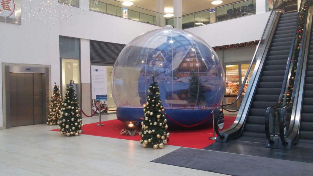 Snow globe is te huur bij Carpe Diem Events & Verhuur uit Limburg.