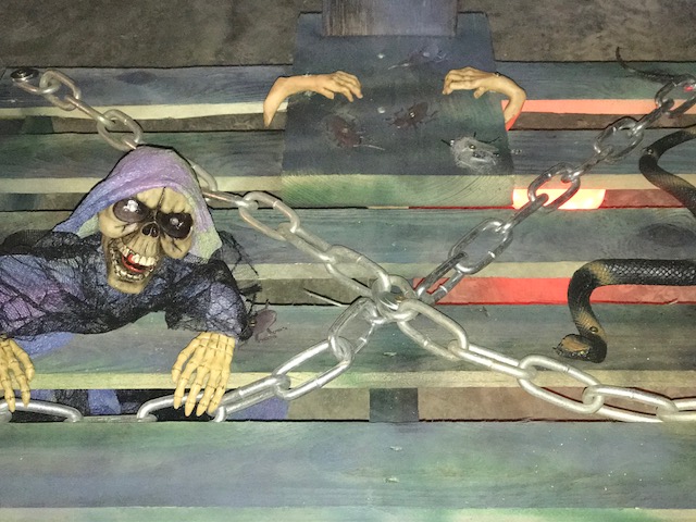 Halloween Zombie Pit Harry mieten Sie bei Carpe Diem Events